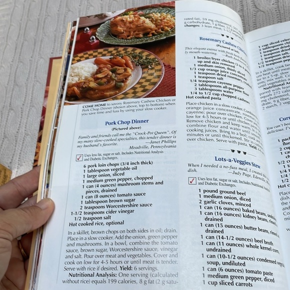 Taste of Home hardback cookbooks. ‘02 & ‘05. Annual recipes colored pics family - Picture 10 of 16